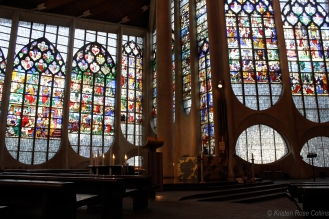Inside L'église Sainte-Jeanne-d'Arc